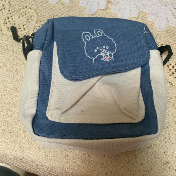 Bag Blue and White Canvas Pouch with Bear Design - Picture 1 of 6